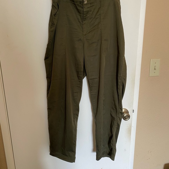 Lou and Grey cropped pants - Picture 2 of 3